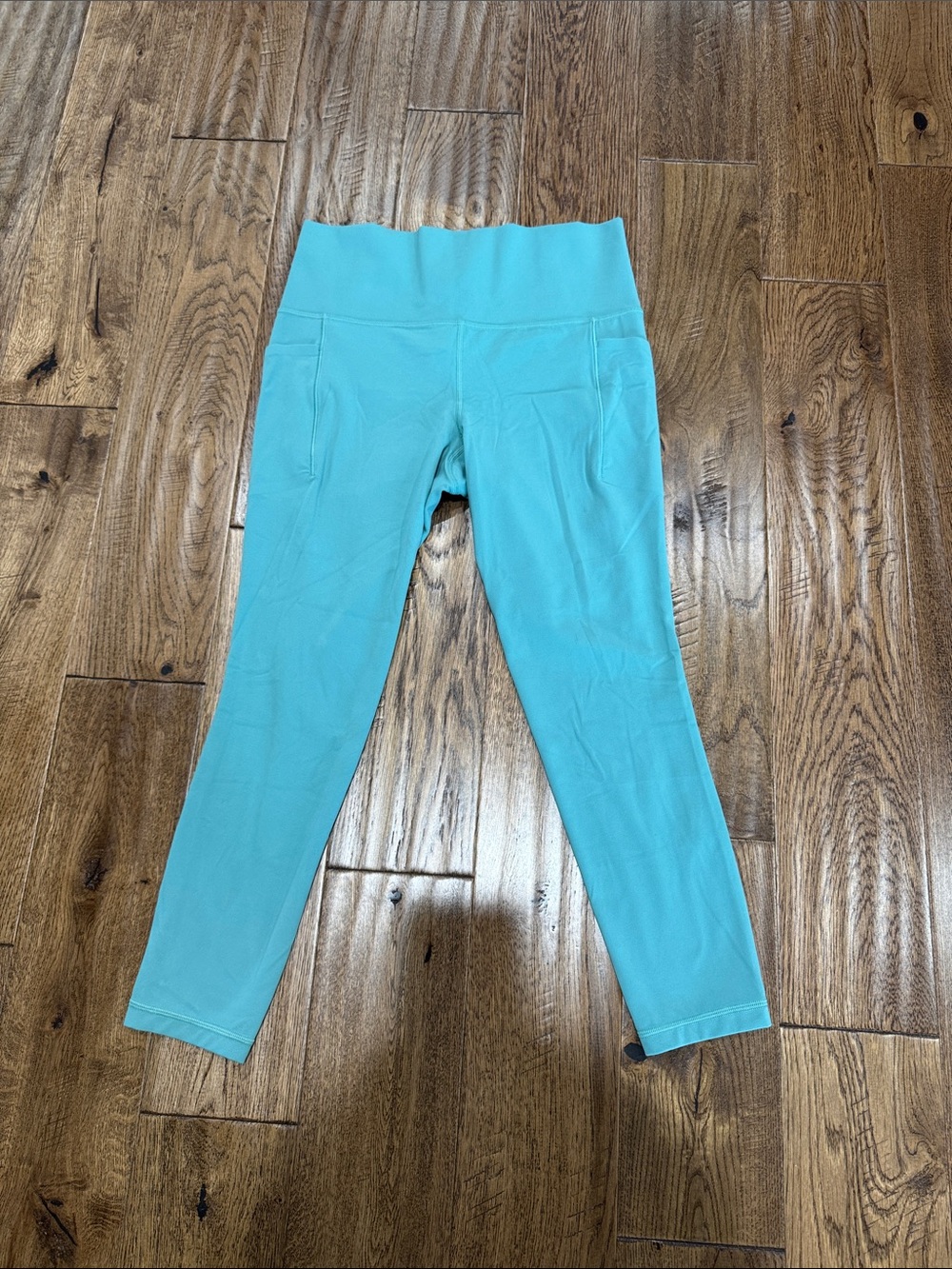 Athleta Salutation Stash 7/8 Leggings. Sea Foam Green. Sz M